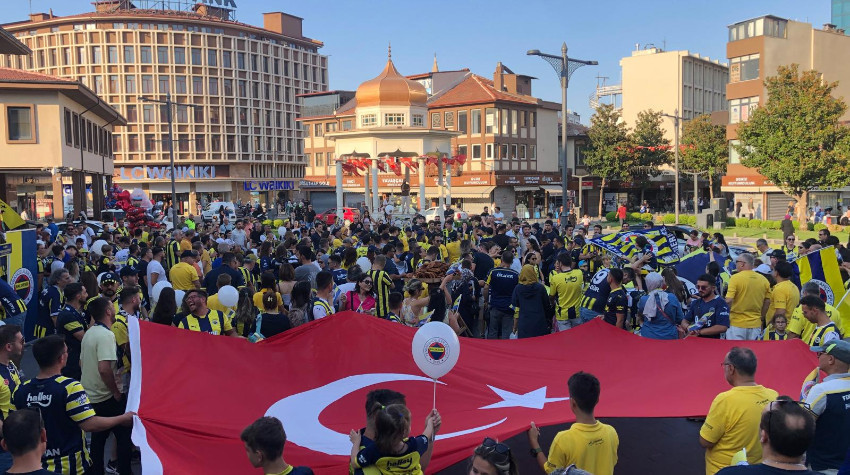 Balıkesir’de Dünya Fenerbahçeliler Günü Coşkuyla Kutlandı!