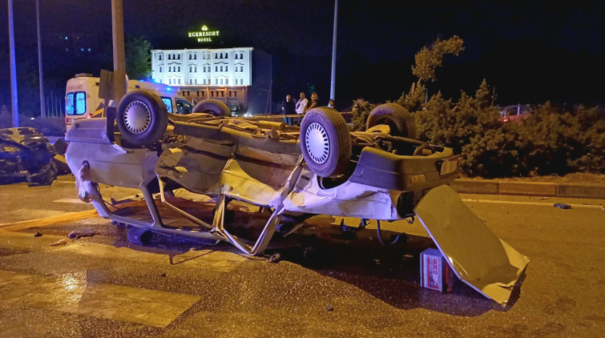 Karabük'te 2 otomobilin çarpıştığı kazada 2'si ağır 7 kişi yaralandı