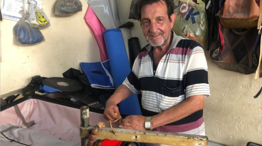 Balıkesir’de 69 Yıldır Çanta Bavul Tamiri Yapıyor: Benden Sonrası Yok diyor