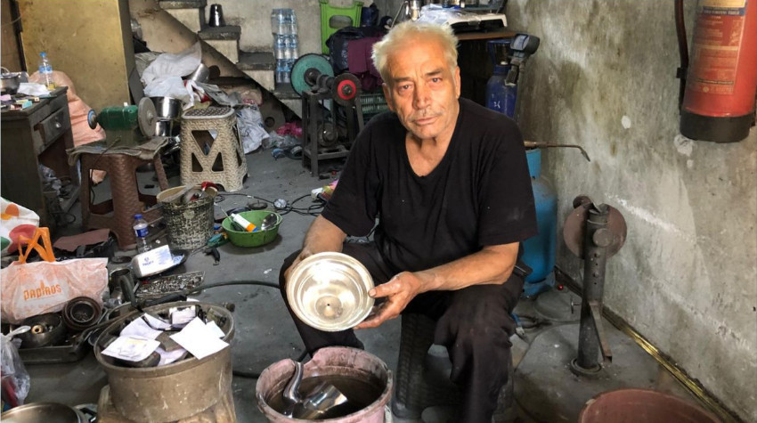 55 Yıldır Aynı Mesleği Yapıyor ama Kimse Artık Yanına Uğramıyor!