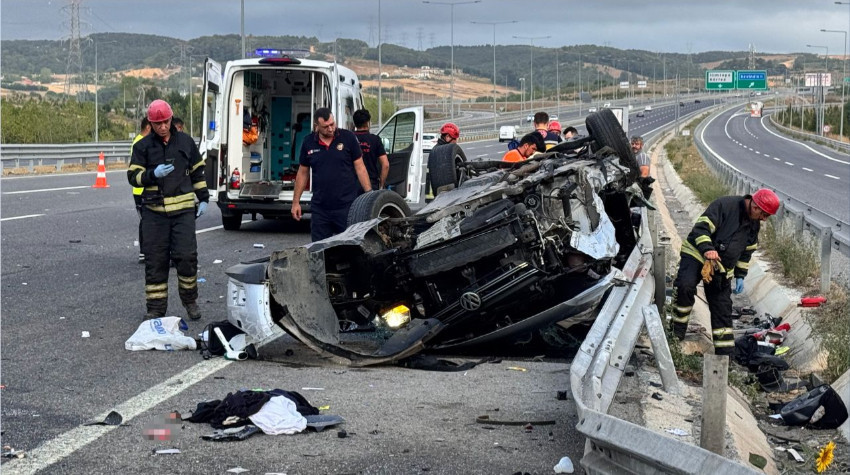 Otoyolda Feci Kaza: takla atan araçta 1 ölü 3 yaralı