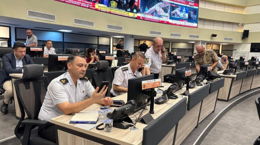 Balıkesir'deki deprem sonrası Türkiye Afet Müdahale Planı devreye alındı