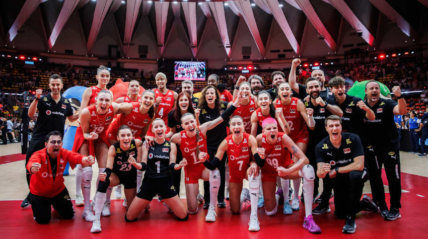 Filenin Sultanları Dünya Şampiyonluğunu Kıl Payı Kaçırdı! Türkiye, İtalya’ya 3-2 Yenildi