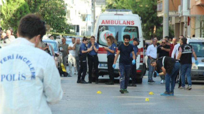 Saldırının olduğu sokak Türk bayraklarıyla donatıldı
