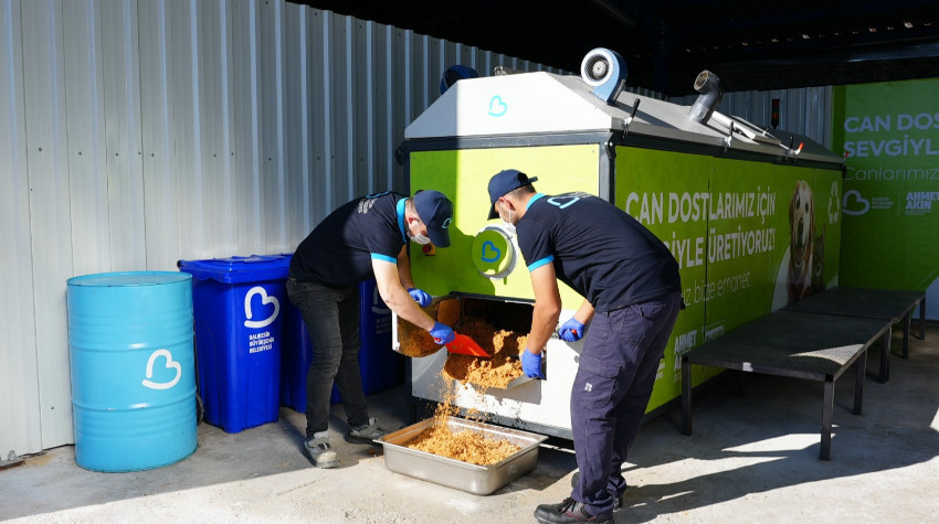 Balıkesir’de Can Dostlar İçin Mama Üretimi Başladı