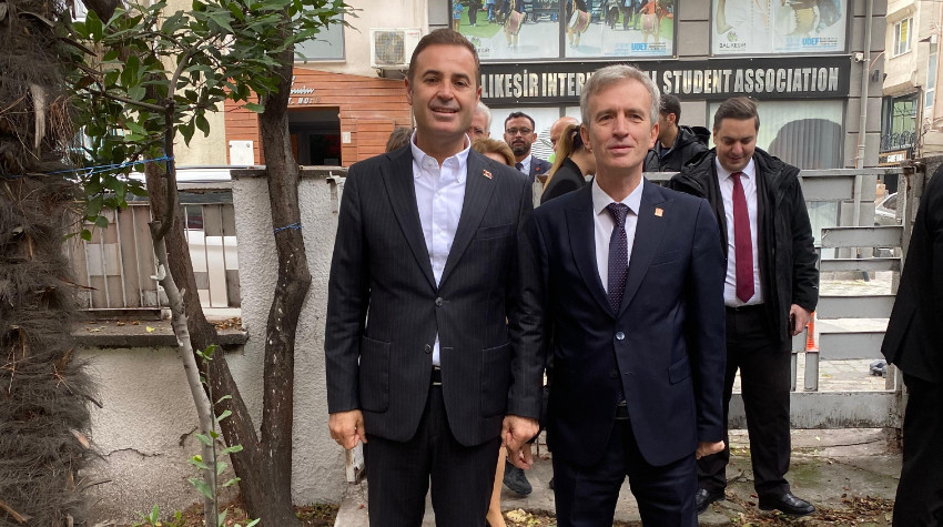 Ahmet Akın’dan CHP Altıeylül İlçe Başkanlığına Hayırlı Olsun Ziyareti