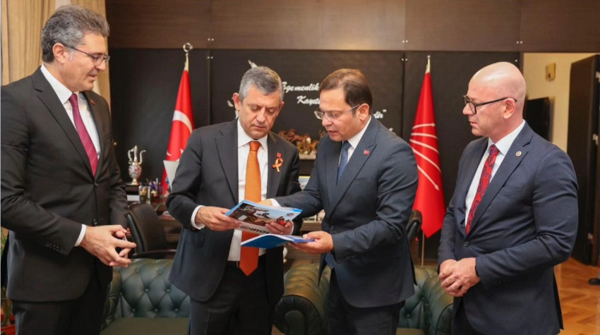 CHP Genel Başkanı Özgür Özel’e Sındırgı Deprem Raporu