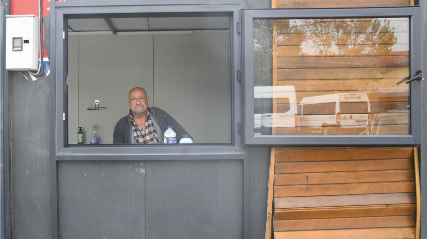 Sındırgı’da Depremzede Esnafa Konteyner Desteği