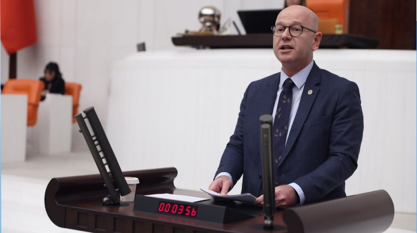 Aile Yapısı Dağılıyor: Sarı’dan Bakanlığa Çarpıcı Eleştiri