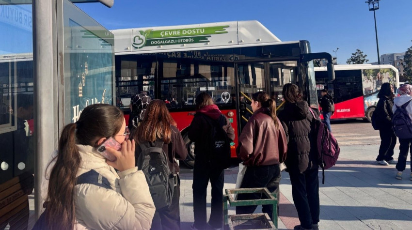 2 Dolmuş Geçti, Durmadı: Balıkesir’de Sabah Krizi