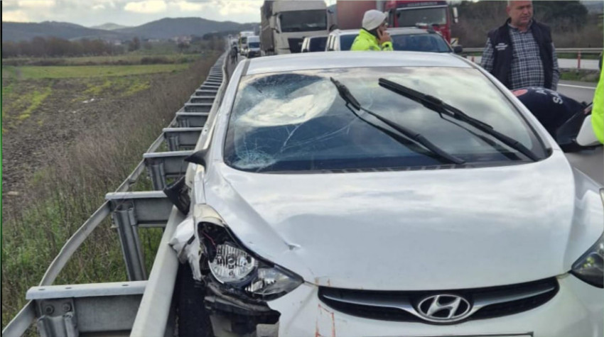 Nöbet Geçiren Sürücü Bariyerlere Çarptı