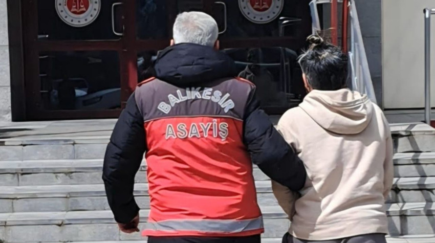 Aranan Dolandırıcı Kepsut’ta Yakalandı