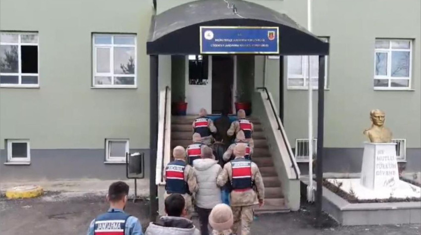 Bakanlığının Dosyasında Şüpheliler Balıkesir'de Tefecilikten Yakalandılar