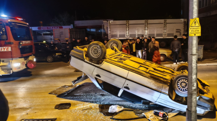 Balıkesir'de takla atan otomobildeki 2 kişi yaralandı
