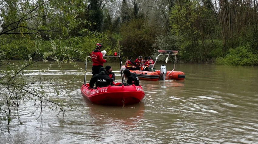 Balık Tutmak İsteyen Çocuk İpin Kopmasıyla Akıntıya Kapıldı