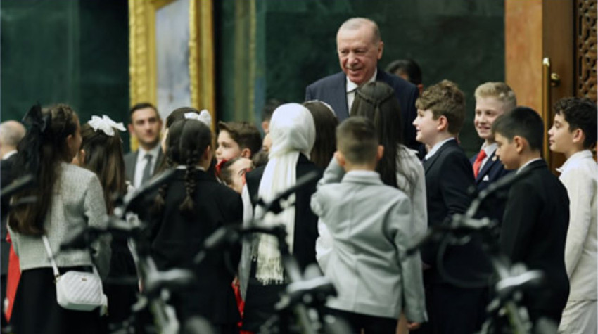 Cumhurbaşkanı Erdoğan, Millî Eğitim Bakanı Tekin ve beraberindeki çocukları kabul etti