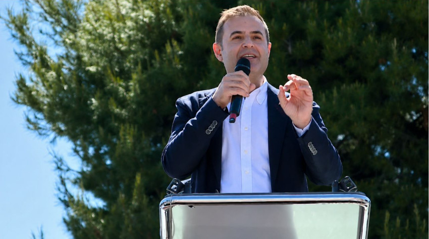 Balıkesir’de Ahmet Akın’dan Özgür Özel Mitinginde 1071 Genç Ve Altyapı Mesajı