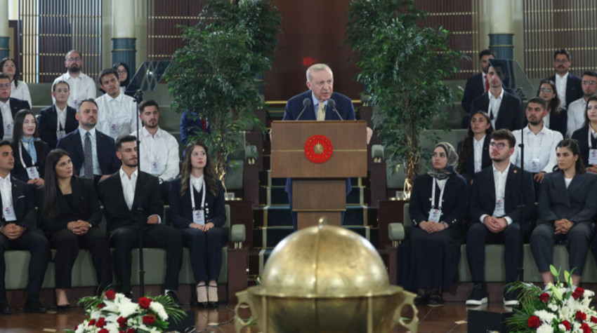 Cumhurbaşkanı Erdoğan 205 Gençle Buluştu: İşte Gençlere Mesajı