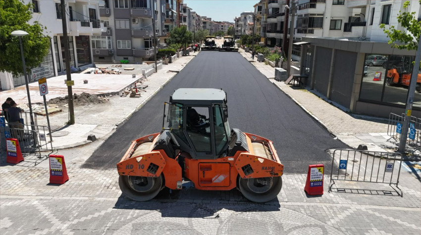 Altıeylül’de Asfalt Mesaisi Aralıksız Sürüyor