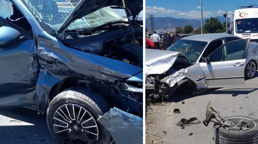 Balıkesir'de İki Otomobil Çarpıştı: 4 Kişi Yaralandı