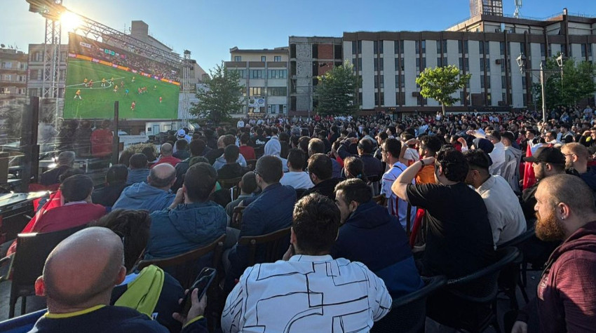 Balıkesir’de A Milli Takım Heyecanı Dev Ekranlarda