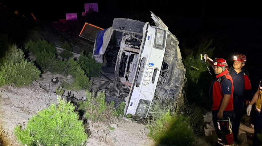 Balıkesir'de Kamyonun Devrilmesi Sonucu 1 Kişi öldü, 1 Kişi Yaralandı