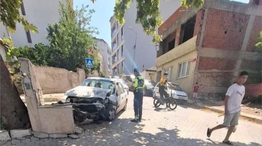 Balıkesir Erdek’te 94 Yaşındaki Sürücü Kaza Yaptı