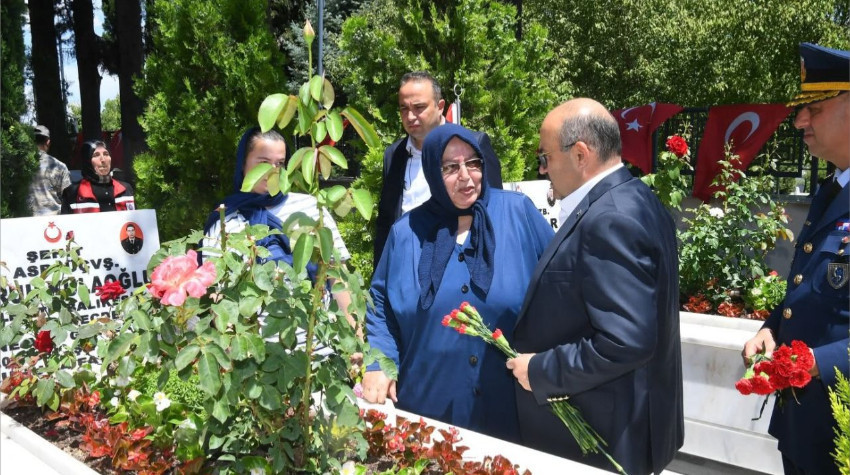 Balıkesir Valisi Ustaoğlu, 15 Temmuz’da Şehit Aileleriyle Bir Araya Geldi